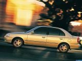 hyundai_2000_accent_002.jpg