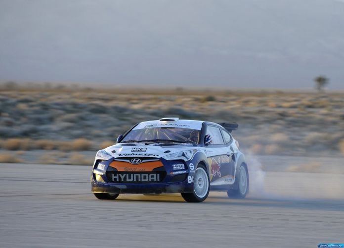 2011 Hyundai Veloster Rally Car - фотография 11 из 21