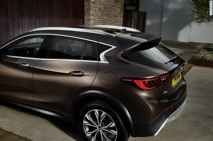 2016 Infiniti QX30 - фотография 12 из 30