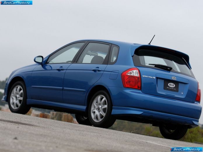 2006 Kia Spectra5 - фотография 15 из 42