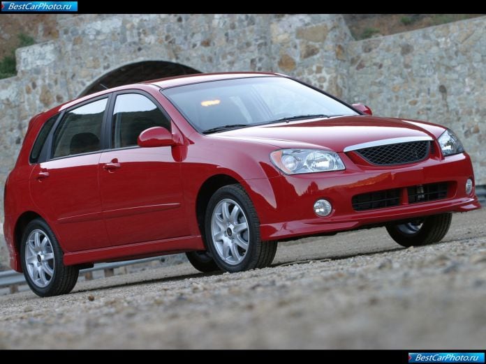 2006 Kia Spectra5 - фотография 18 из 42