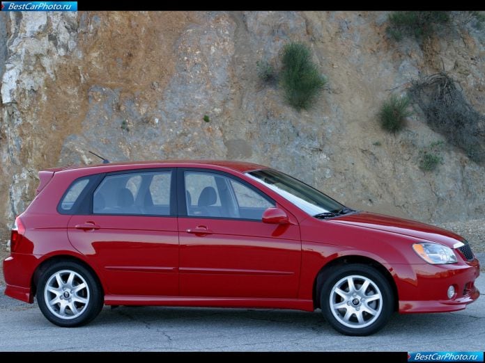 2006 Kia Spectra5 - фотография 20 из 42