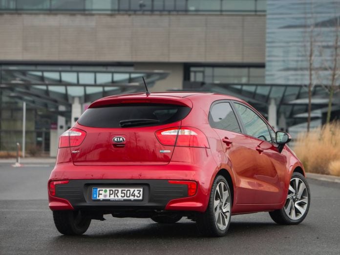 2015 Kia Rio Hatchback - фотография 26 из 47