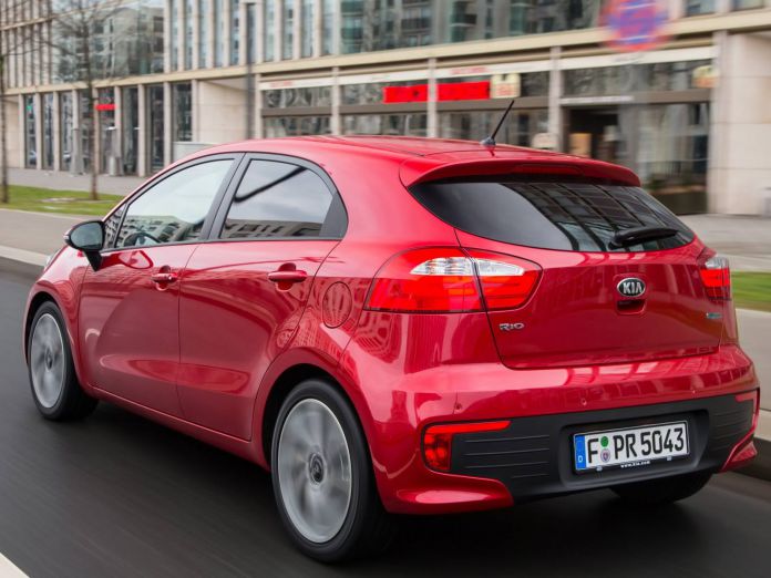 2015 Kia Rio Hatchback - фотография 27 из 47