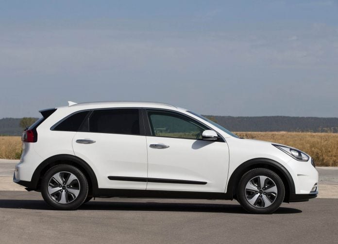 2017 Kia Niro EU-version - фотография 54 из 170