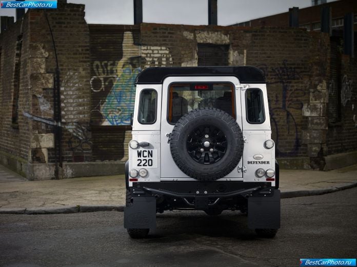 2011 Land Rover Defender X-tech - фотография 10 из 18