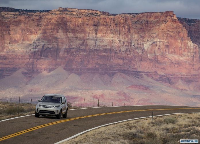 2017 Land Rover Discovery SD4 - фотография 54 из 164