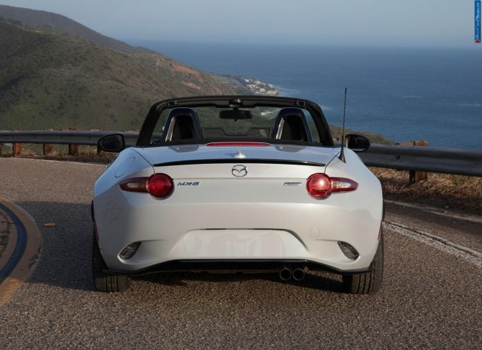 2016 Mazda MX-5 Miata Club - фотография 13 из 30