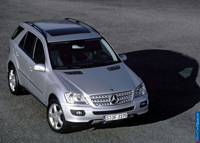 2006 Mercedes-Benz ML350 - фотография 11 из 63