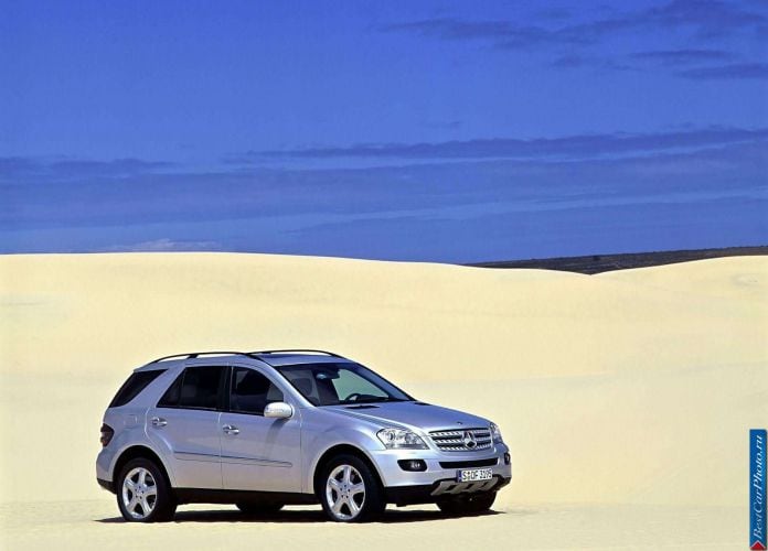 2006 Mercedes-Benz ML350 - фотография 15 из 63