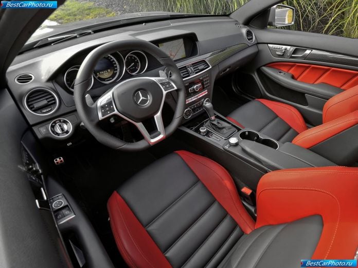 2012 Mercedes-Benz C63 Amg Coupe - фотография 45 из 58