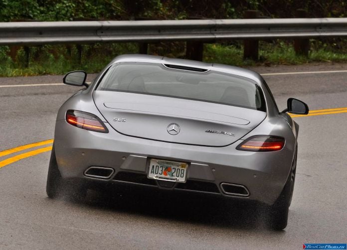 2013 Mercedes-Benz SLS AMG GT - фотография 85 из 163