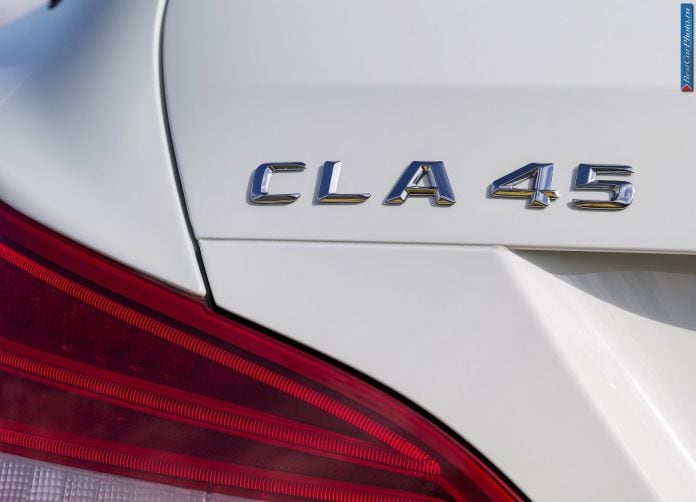 2015 Mercedes-Benz CLA 45 AMG Shooting Brake - фотография 49 из 62