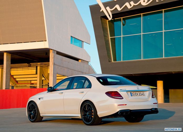 2017 Mercedes-Benz E63 AMG - фотография 107 из 230