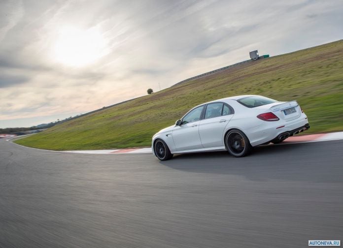 2017 Mercedes-Benz E63 AMG - фотография 121 из 230