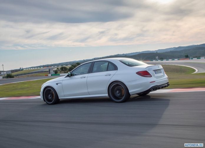 2017 Mercedes-Benz E63 AMG - фотография 125 из 230