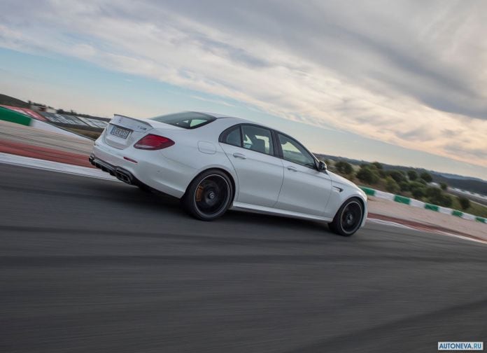 2017 Mercedes-Benz E63 AMG - фотография 131 из 230