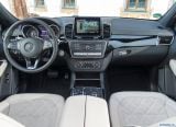 mercedes-benz_2017_gls_126.jpg