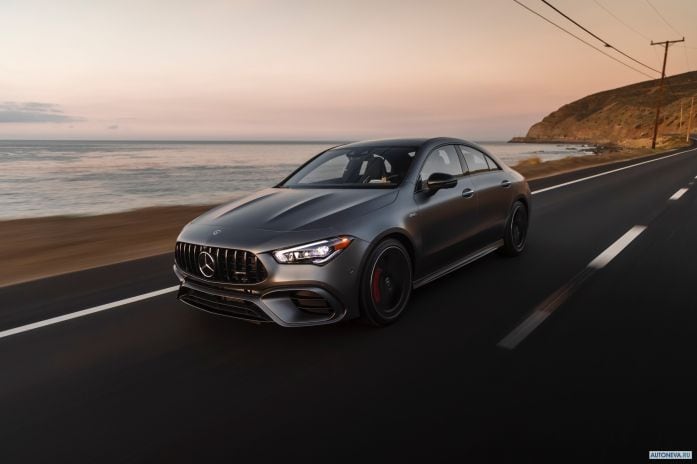 2020 Mercedes-Benz CLA45 4MATIC+ - фотография 4 из 40