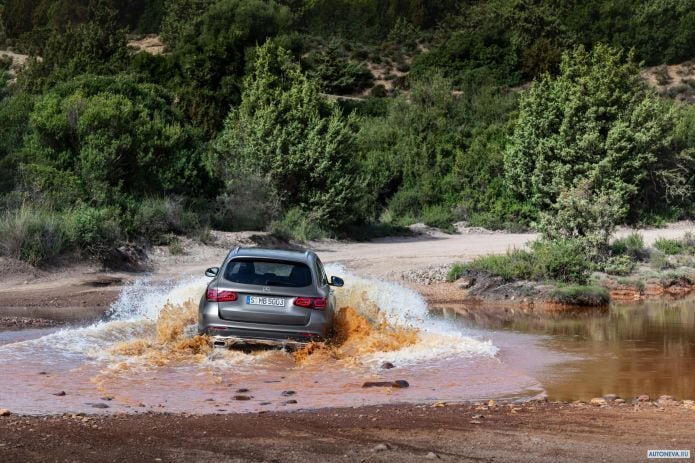 2020 Mercedes-Benz GLC-class 300 4MATIC - фотография 31 из 40