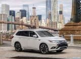 mitsubishi_2017_outlander_phev_007.jpg