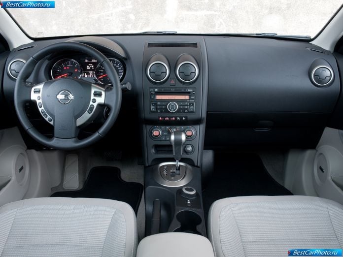 2010 Nissan Qashqai+2 - фотография 13 из 18