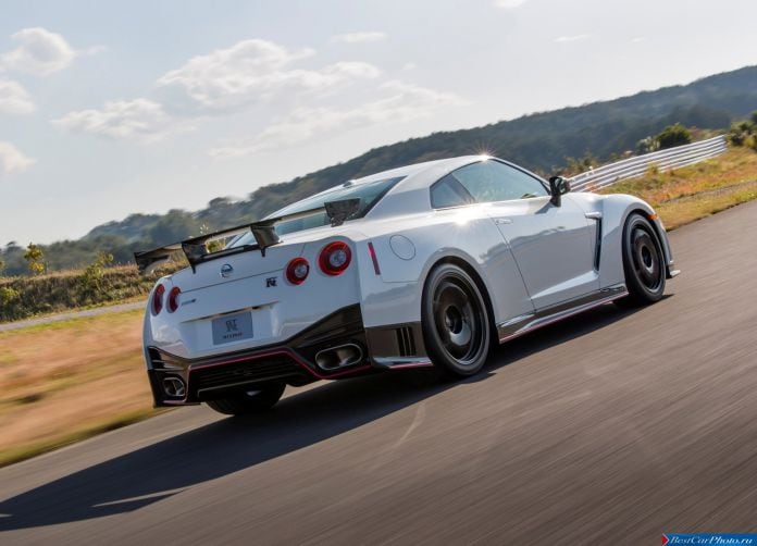 2015 Nissan GT-R Nismo - фотография 27 из 92