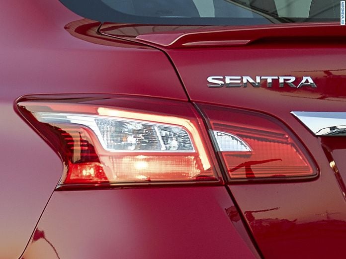 2016 Nissan Sentra - фотография 13 из 23