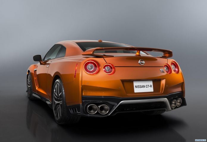 2017 Nissan GT-R - фотография 21 из 43