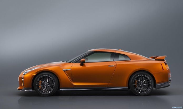 2017 Nissan GT-R - фотография 25 из 43