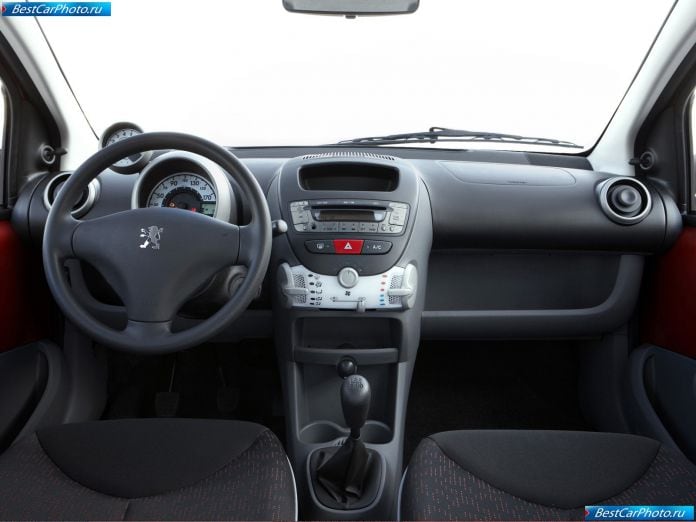 2009 Peugeot 107 - фотография 25 из 32