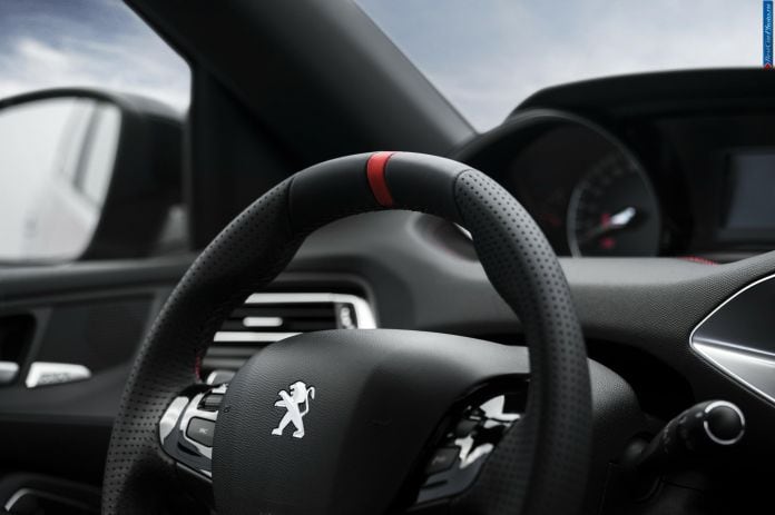 2016 Peugeot 308 GTI - фотография 29 из 46