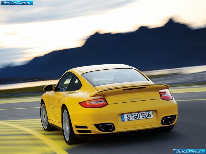 2010 Porsche 911 Turbo - фотография 34 из 61