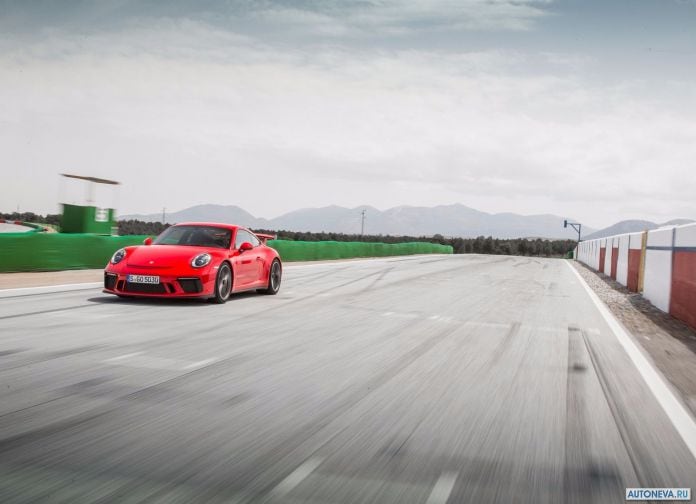 2018 Porsche 911 GT3 - фотография 33 из 224