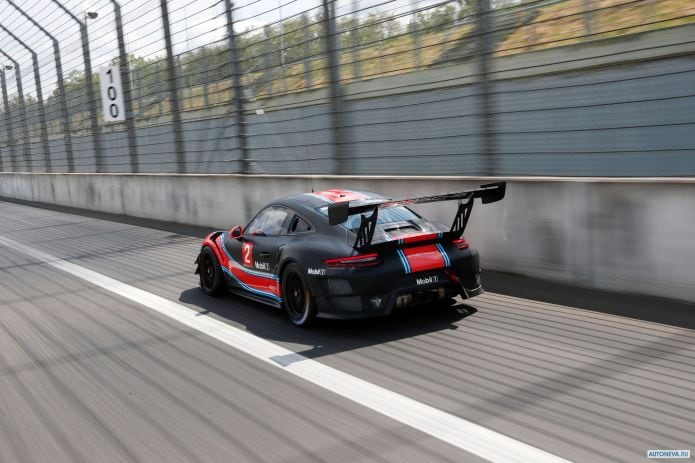 2019 Porsche 911 GT2 RS Clubsport - фотография 26 из 40