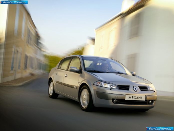 2003 Renault Megane Ii Saloon - фотография 1 из 27