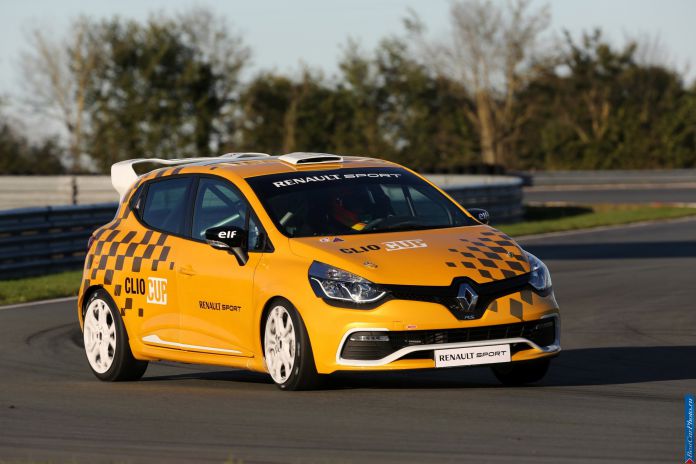 2013 Renault Clio RS 200 - фотография 23 из 49