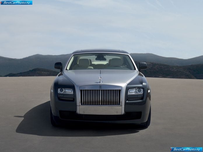 2010 Rolls-Royce Ghost - фотография 16 из 50