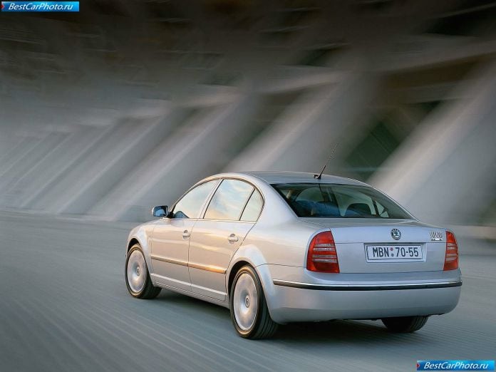 2003 Skoda Superb - фотография 13 из 34