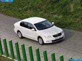 skoda_2009-superb_greenline_1600x1200_007.jpg