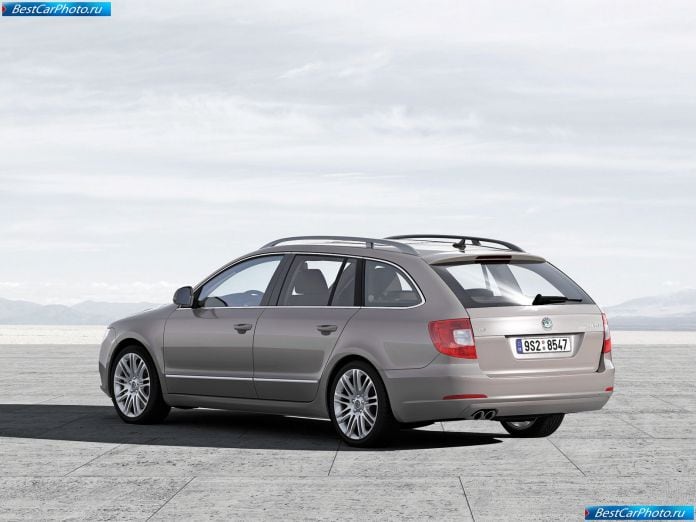 2010 Skoda Superb Combi - фотография 79 из 131