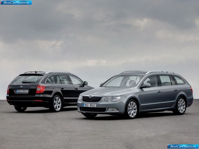 2010 Skoda Superb Combi - фотография 83 из 131