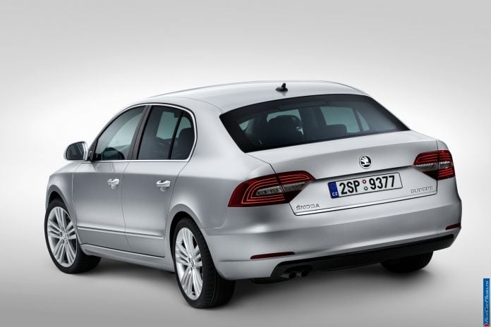 2014 Skoda Superb - фотография 25 из 39