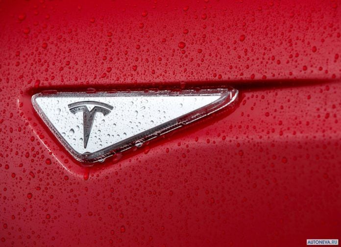 2013 Tesla Model S UK Version - фотография 153 из 163