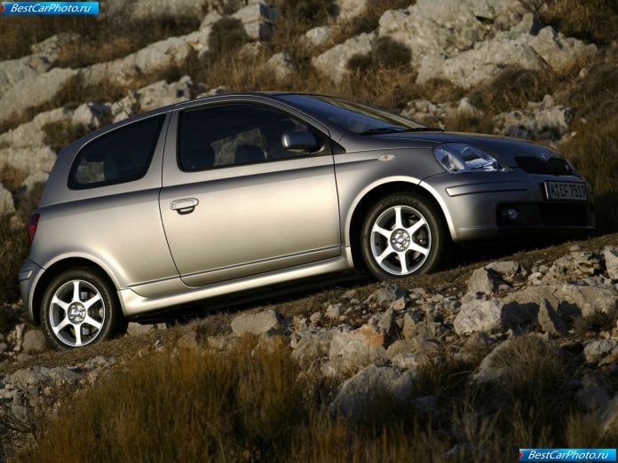 2003 Toyota Yaris - фотография 14 из 67