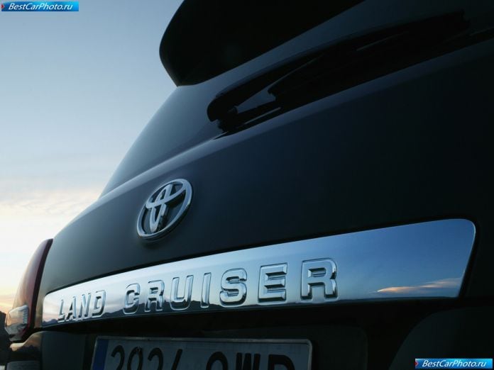 2010 Toyota Land Cruiser V8 - фотография 41 из 58