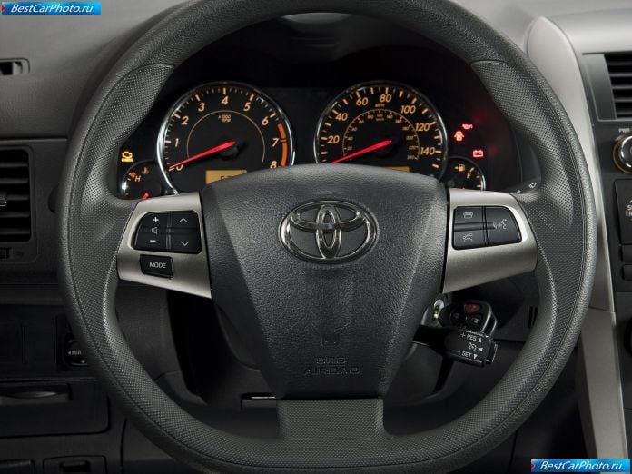 2011 Toyota Corolla - фотография 23 из 37