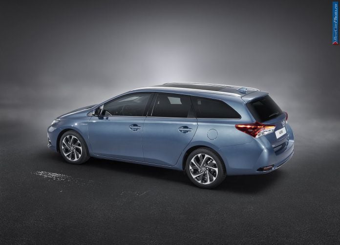 2015 Toyota Auris - фотография 17 из 34