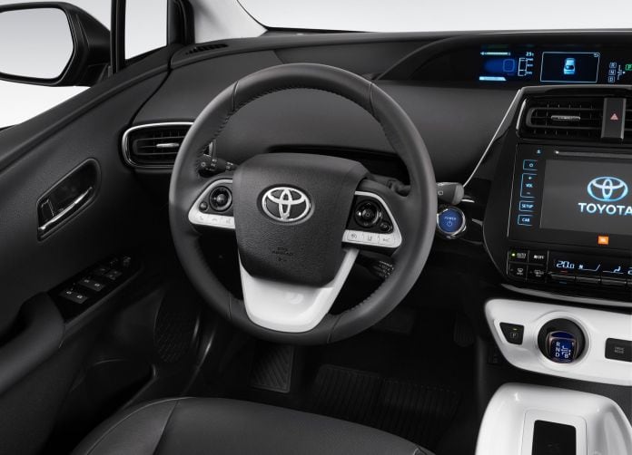 2016 Toyota Prius - фотография 31 из 53