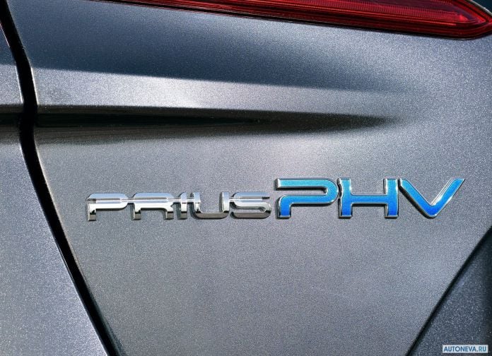 2017 Toyota Prius Plug-in Hybrid - фотография 138 из 160